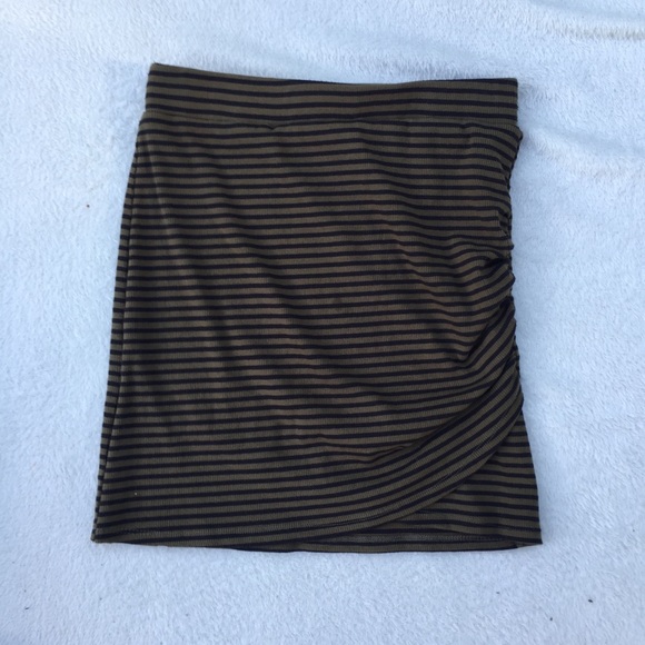 Gianni Bini Ruched Pencil Skirt - Picture 1 of 4